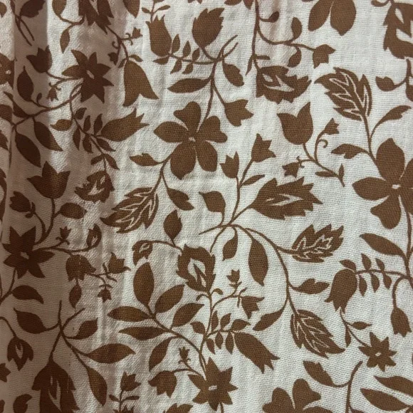 Old Navy Floral Print Blouse in Brown and Cream Size Medium - Picture 4 of 7